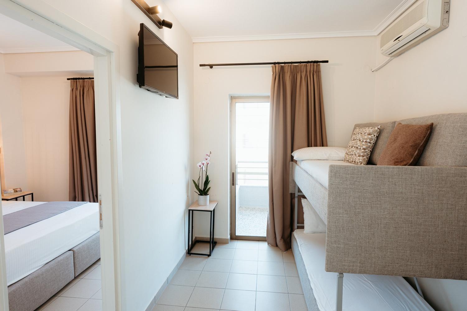 Aqua Beachfront Elegant 3* Olympiakí Aktí