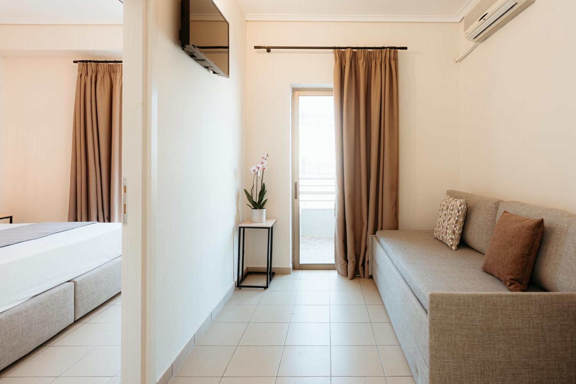 Hotel Aqua Beachfront Elegant