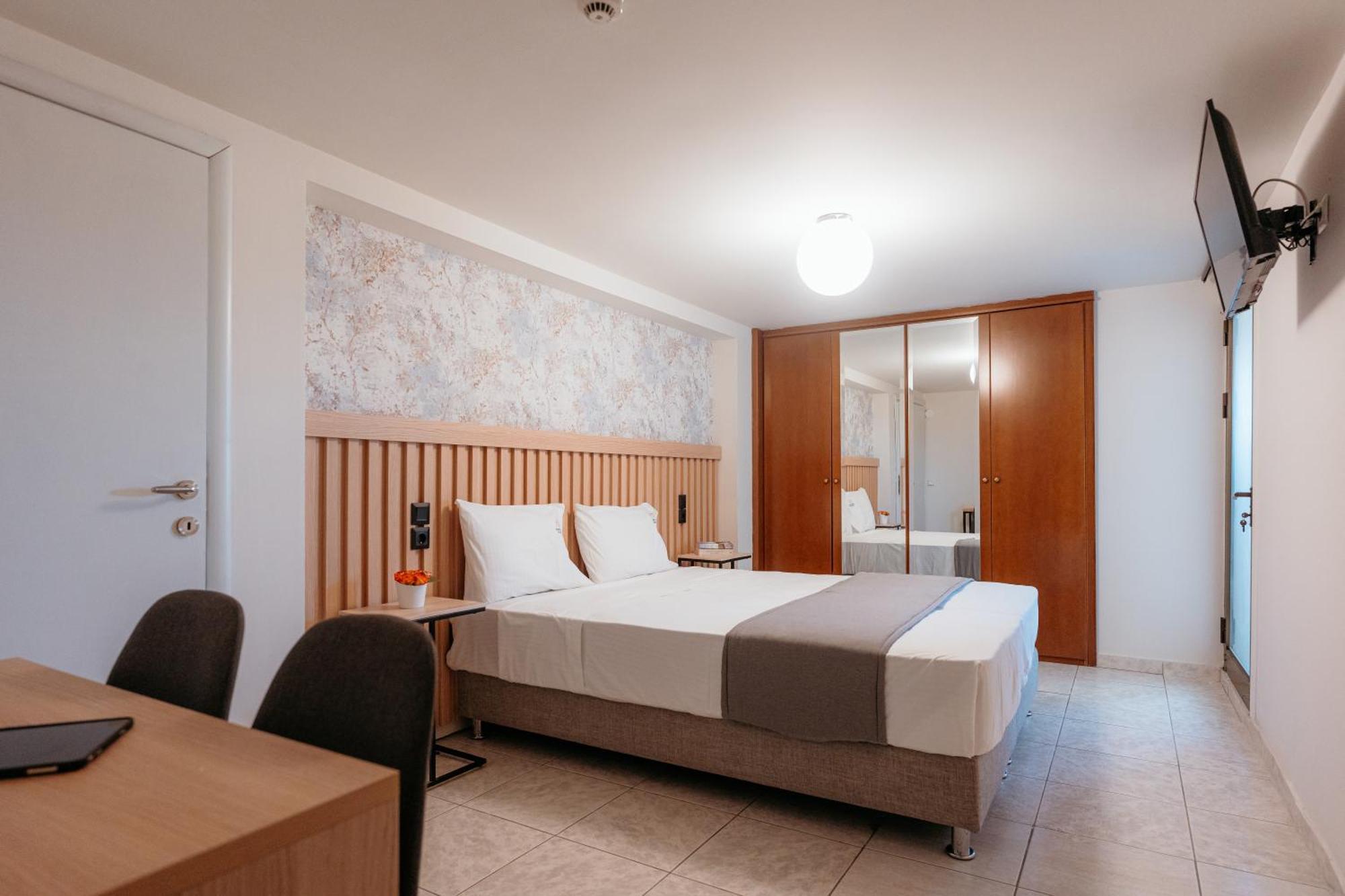 Aqua Beachfront Elegant 3* Olympiakí Aktí