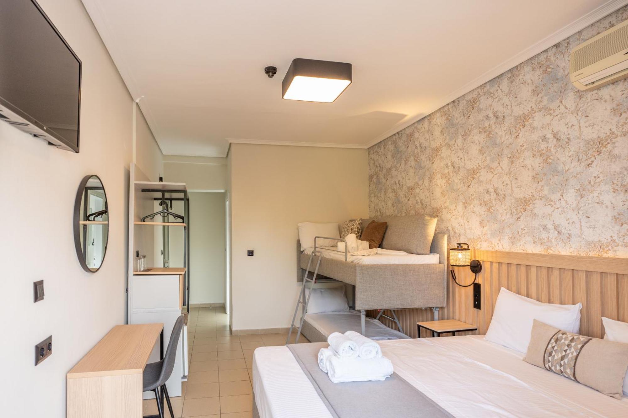 Hotel Aqua Beachfront Elegant 3*